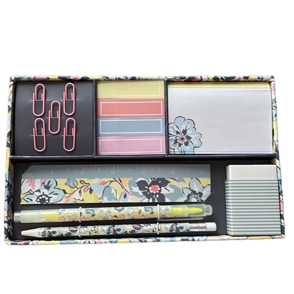 Vera Bradley Desk Supply Set NWT.